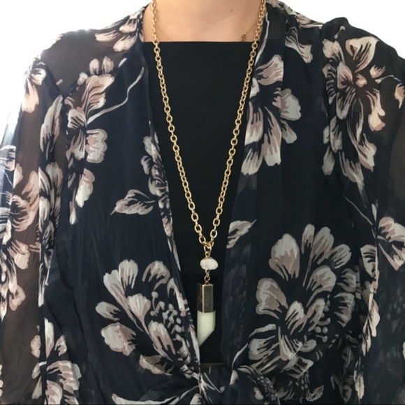 Genuine White Quartz Stone with Druzy & Chain - Picture 2 of 2